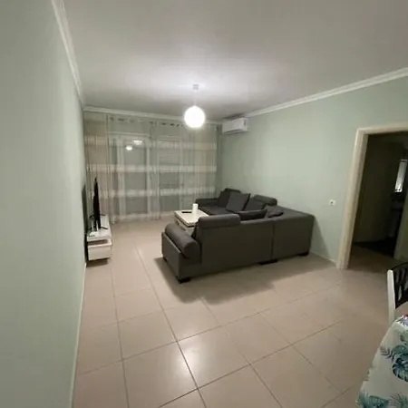 Private 3 Bedrooms Grand Europa * Velipojë